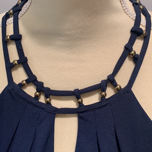 Size large le chateau blue fully lined dress - Picture 2 of 4